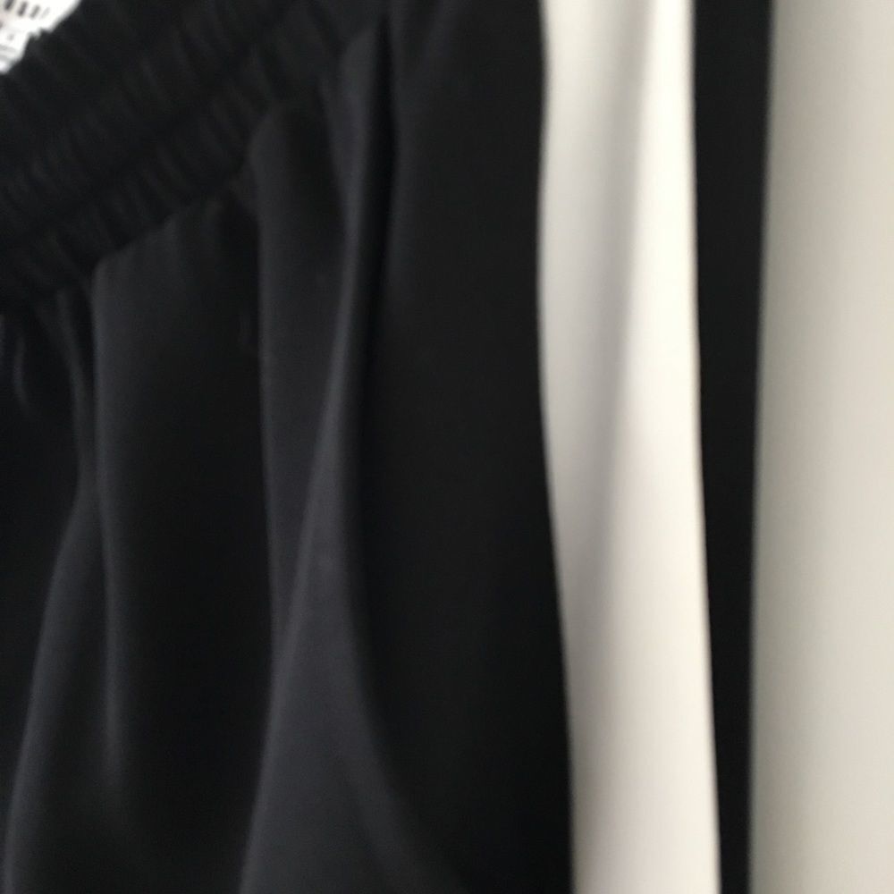 Ro & De Black joggers with white stripe. Size M - Picture 5 of 7